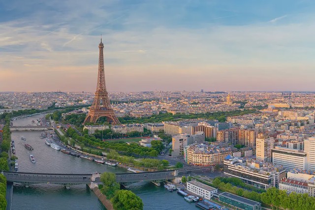 Paris & Disneyland Serüveni Turu Türk Hava Yolları ile 3 Gece CDG-CDG